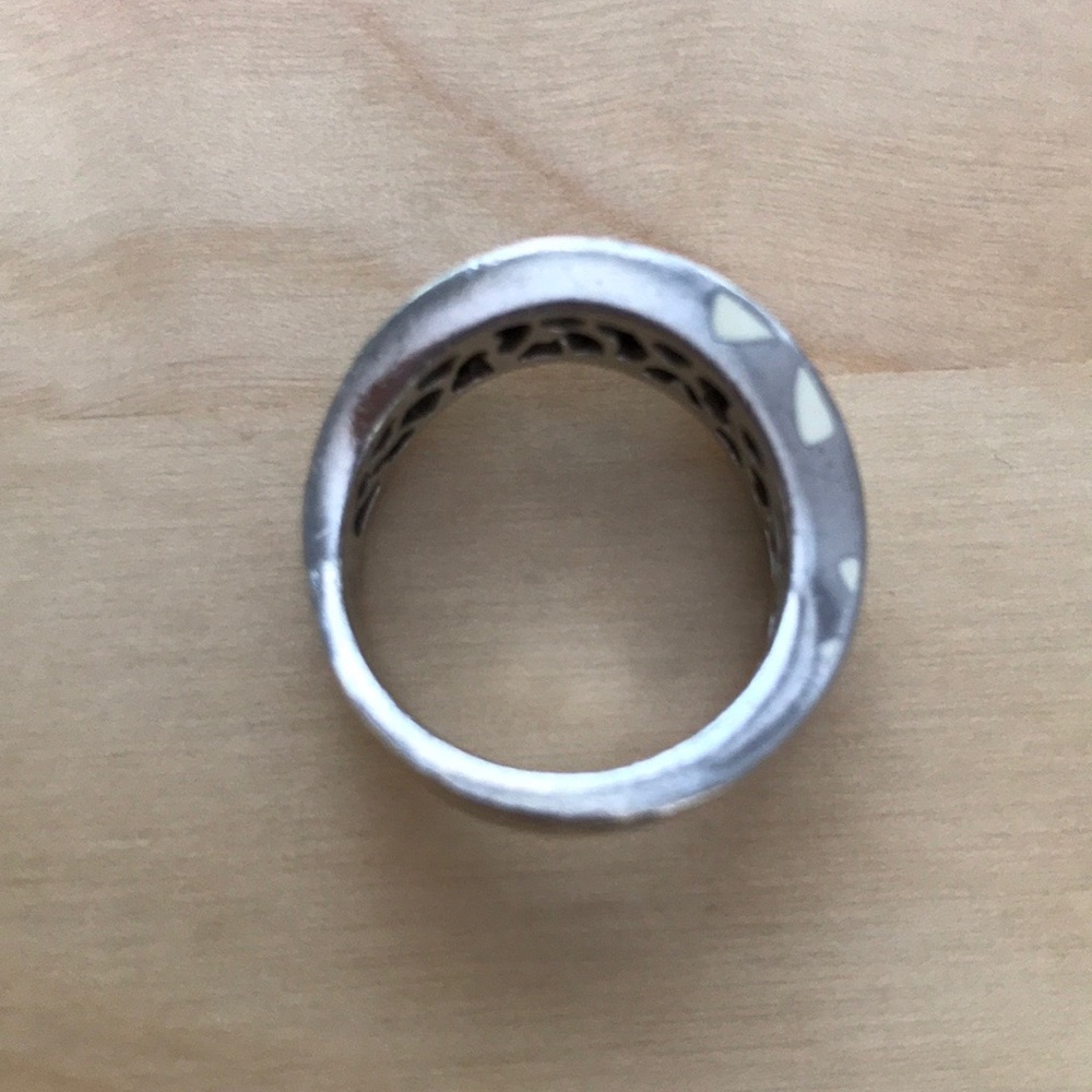 Uniquely Shaped Ring - image 6